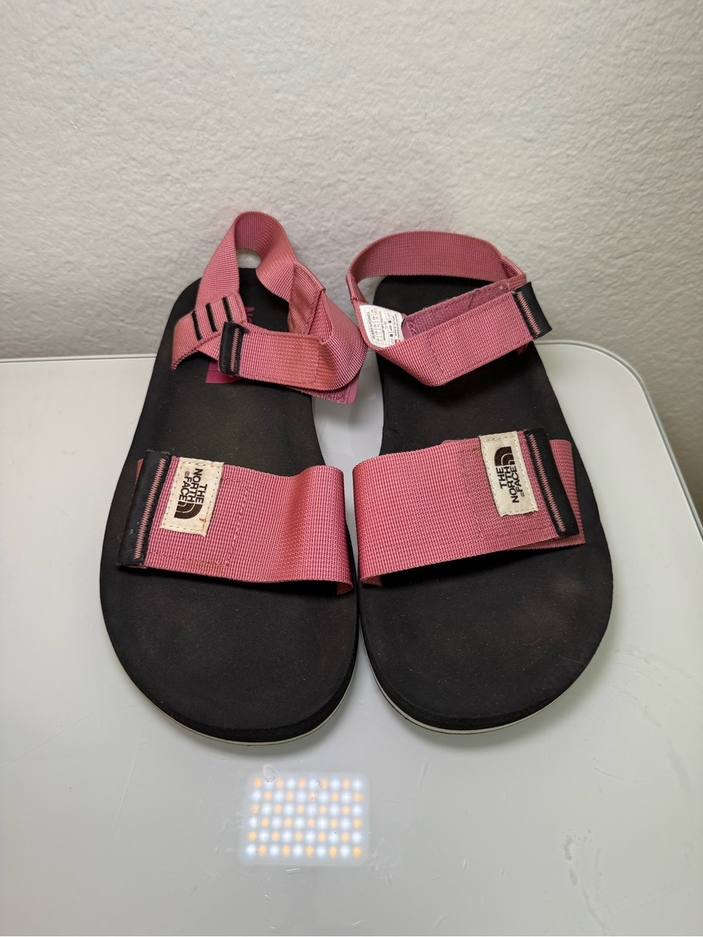 The North Face Skeena Sandals Women’s Size 9 Pink Straps Outdoors Hook & Loop